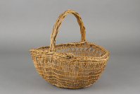 Siletz%20artist%2C%20%3Cb%3E%3Ci%3E%20Handled%20Gathering%20Basket%3C%2Fi%3E%3C%2Fb%3E%2C%20ca.%201850%2C%20hazel%2C%20Gift%20of%20the%20Harris%20Family%20descendants%2C%20Port%20Orford%2C%20Oregon%2C%20no%20known%20copyright%20restrictions%2C%202005.73.13